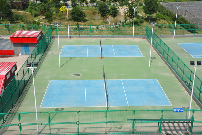 东室外排球场.jpg